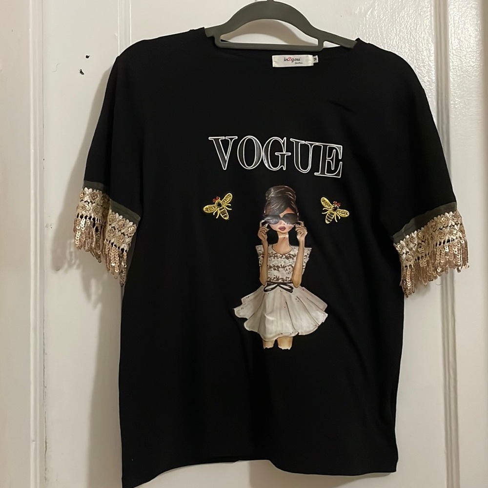 Very cute t shirt only use once